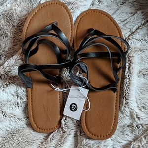 NWT Universal Thread Maritza Black size 10 sandals